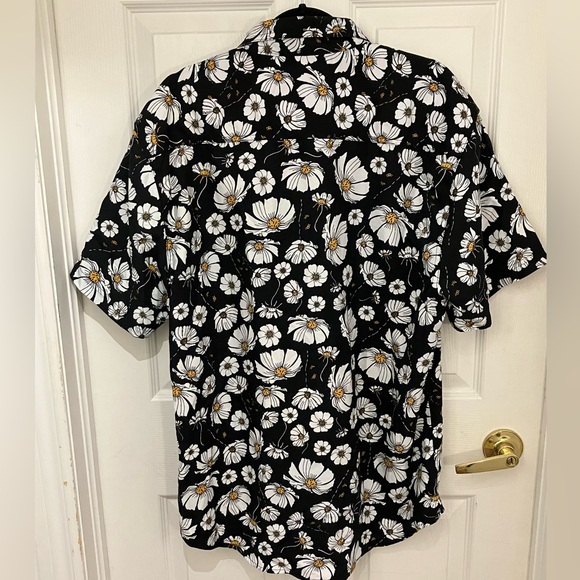 randy river, daisy button up - Picture 6 of 6